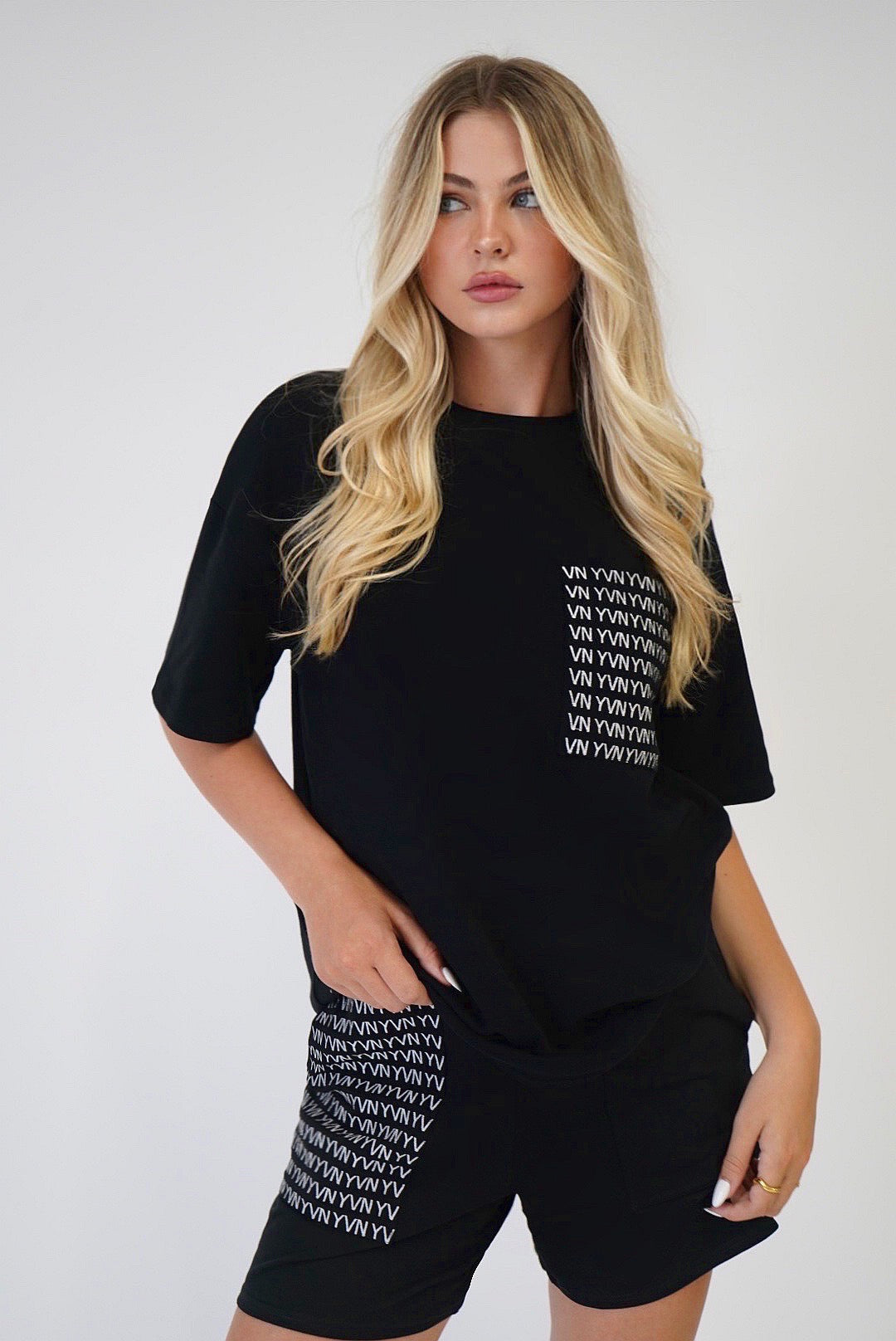 “YVN-Pocket” T-Shirt - Black