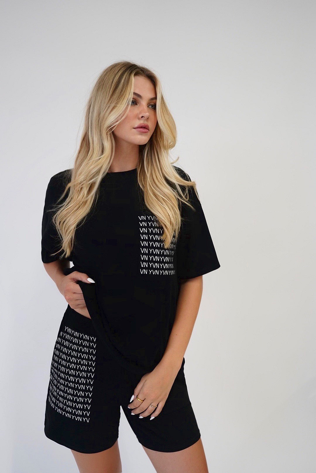 “YVN-Pocket” Shorts - Black