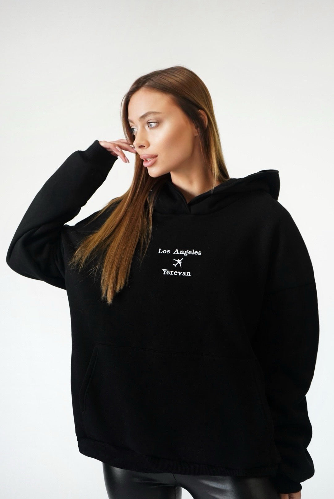 Women "LA-YVN" Hoodie Black