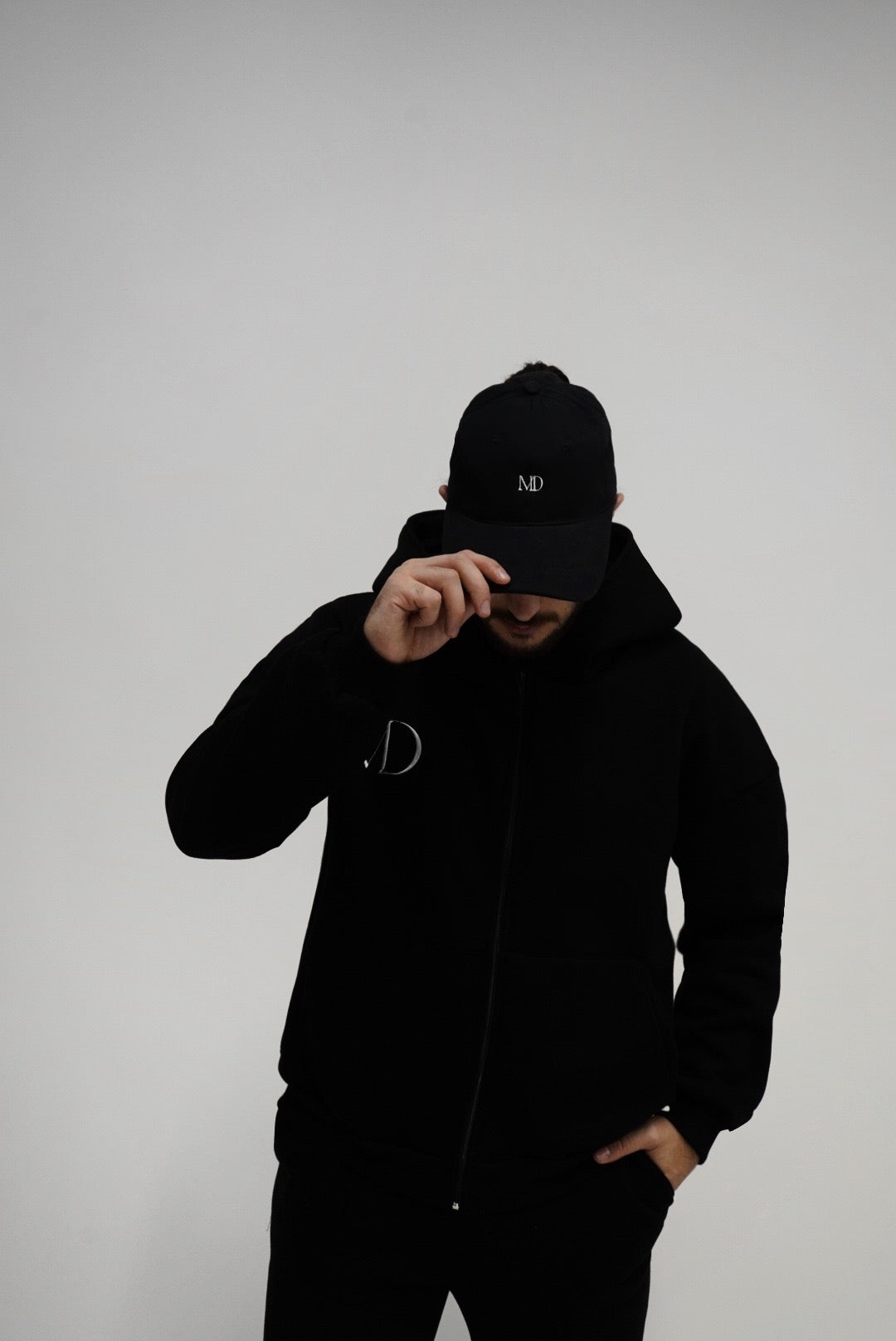 Unisex "LA MADIEN" zip-up Hoodie - Black