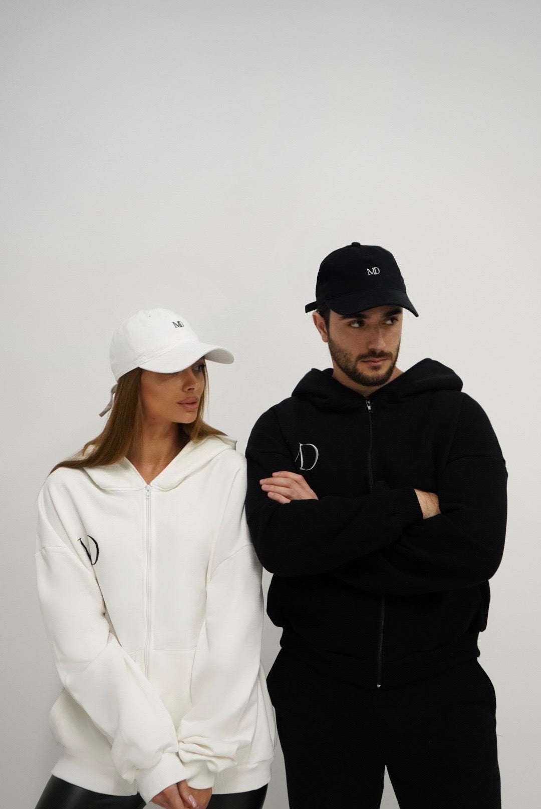 Unisex "LA MADIEN" zip-up Hoodie - White