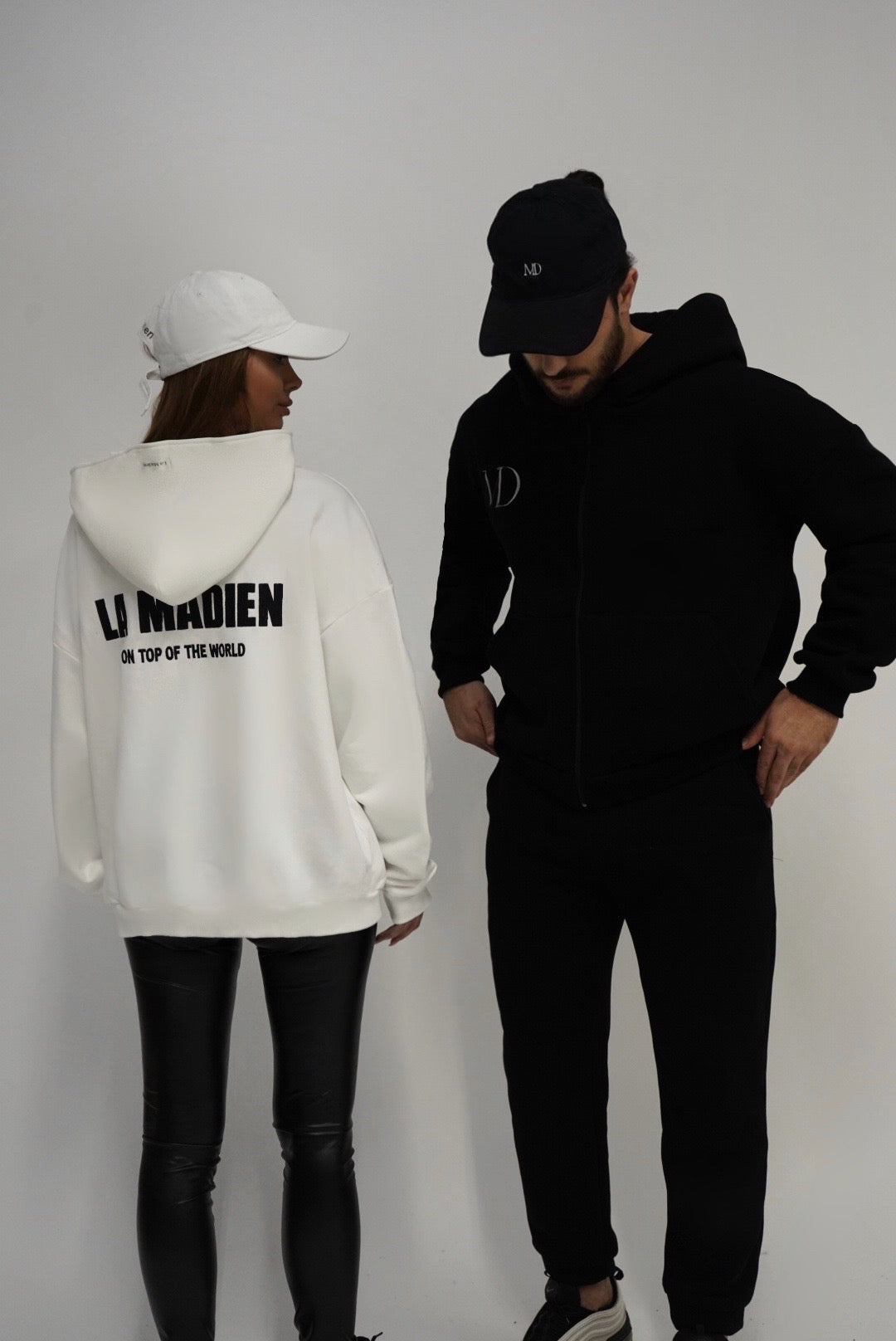 Unisex "LA MADIEN" zip-up Hoodie - White