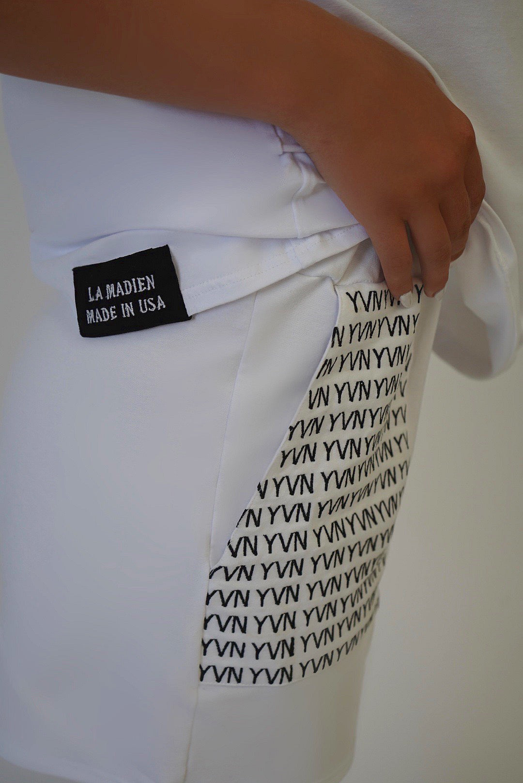 “YVN-Pocket” Shorts - White