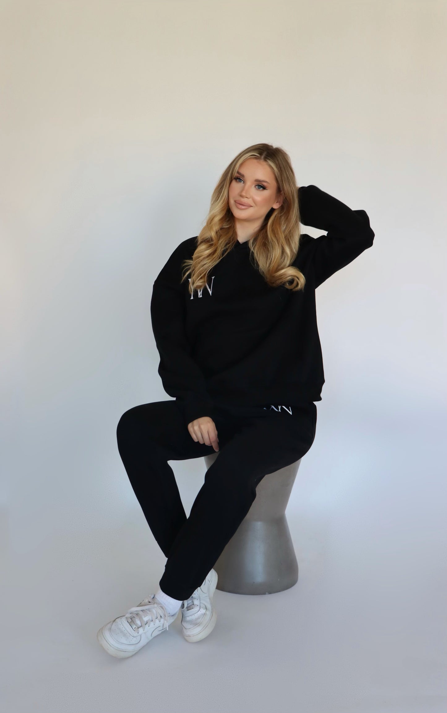 Women "YERE1" Hoodie - Black